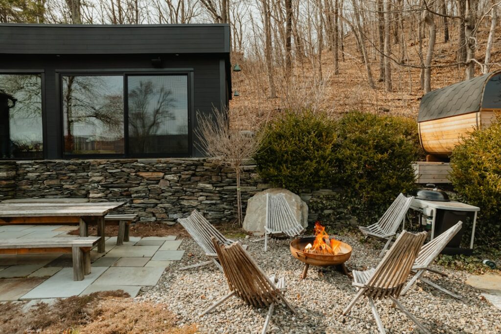 Choosing the Perfect Custom Fire Pit Table for Your Outdoor Space