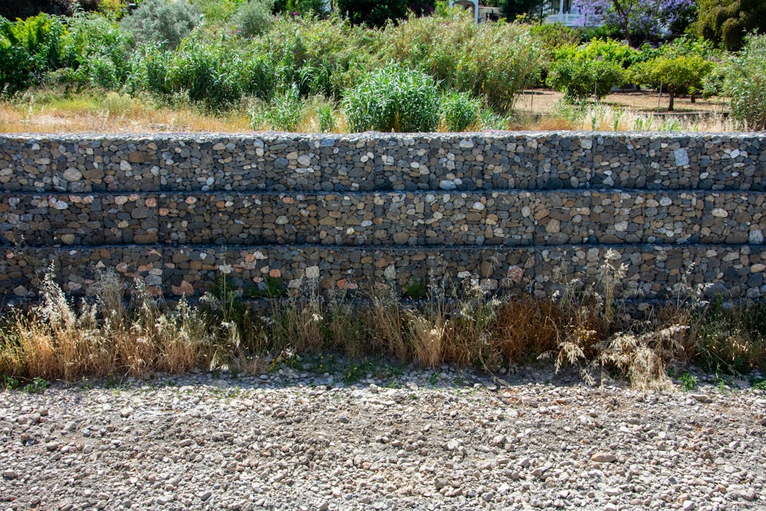 The Complete Guide to Replacing a Retaining Wall